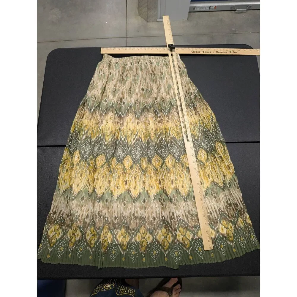 Alfred Dunner Women's Green and Yellow Skirt Women's 6P